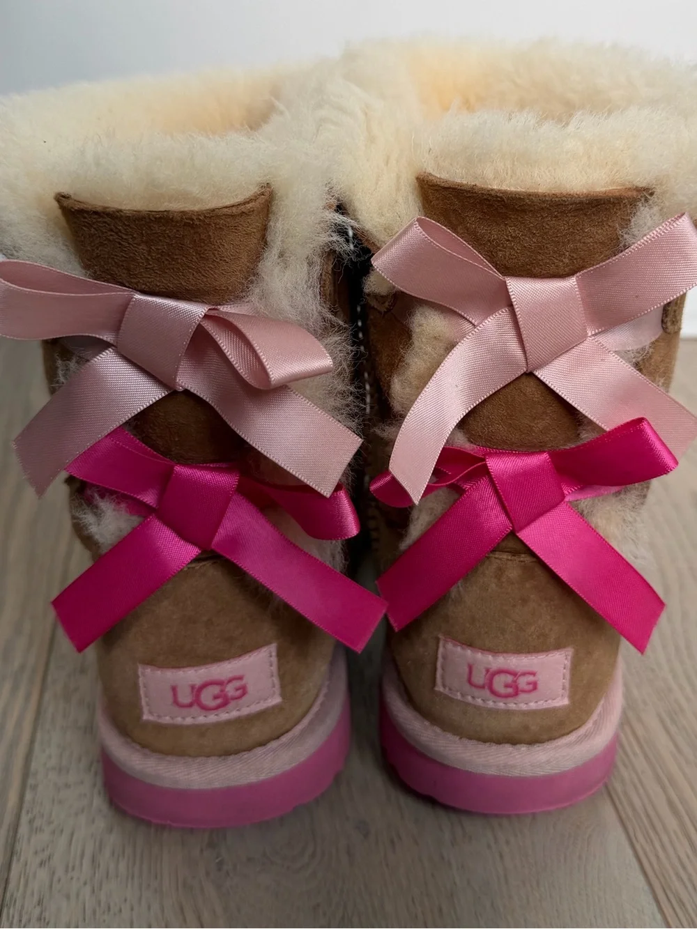 UGG Kids Bailey Bow II Brown Boots with Pink Sole and Bows Size US 3